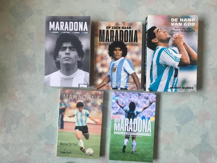 voetbalboeken- Maradona boeken ( 5 stuks ), Boeken, Sportboeken, Zo goed als nieuw, Balsport, Ophalen of Verzenden