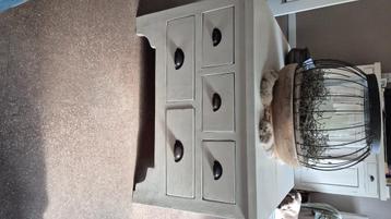 Salontafel beschikbaar voor biedingen
