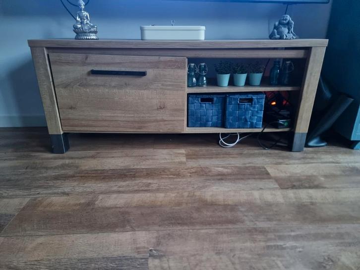 Mooie TV meubel Finn, Huis en Inrichting, Kasten | Televisiemeubels, Zo goed als nieuw, Minder dan 100 cm, 100 tot 150 cm, 25 tot 50 cm