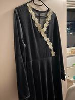 Nieuwe Abaya Jurk Velvet Stof, Kleding | Dames, Zwart, Maat 42/44 (L), Nieuw, Ophalen of Verzenden