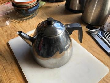 Theepot (dubbelwandig, verchroomd, Daalderop). beschikbaar voor biedingen