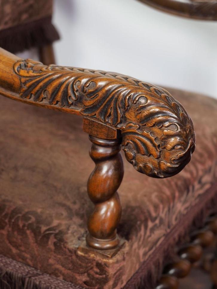 Antieke Renaissance armstoel, Antiek en Kunst, Antiek | Meubels | Stoelen en Banken, Ophalen