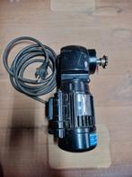 Elektromotor met vertragingskastje, Ophalen