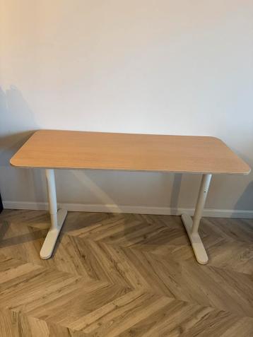 Zo goed als nieuwe bureau Bekant Ikea - afbeelding 1