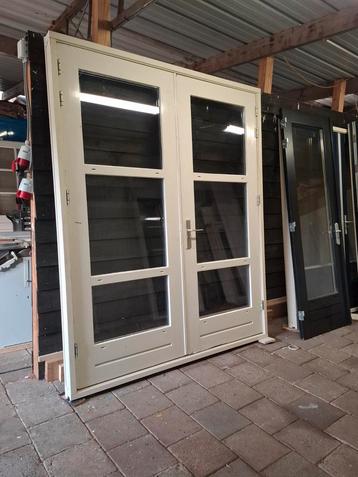 Openslaande deuren. Tuindeuren. Terras deuren. Pui beschikbaar voor biedingen
