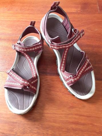Quechua Decathlon dames sandalen 41 beschikbaar voor biedingen