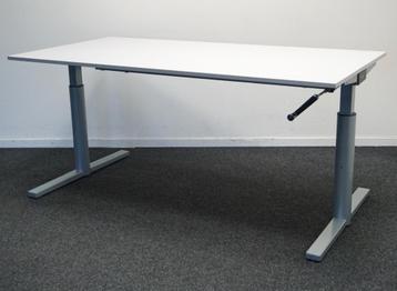 Gispen TM Slingerbureaus | 160 x 80 cm | Bureaus | 62-84 cm beschikbaar voor biedingen