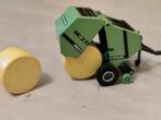Siku schaal 1:32 ronde balen pers Deutz-Fahr GP 2.50, Hobby en Vrije tijd, Modelauto's | 1:32, Ophalen of Verzenden, Gebruikt