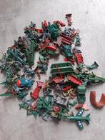 Oude plastic soldaatjes met toebehoren., Ophalen of Verzenden, Gebruikt