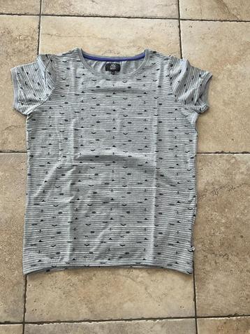 Shirt met klein mouwtje beschikbaar voor biedingen