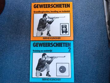 Geweerschieten lesboeken beschikbaar voor biedingen