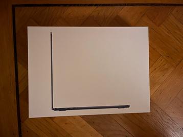 MacBook Air  Doos met inleg beschikbaar voor biedingen