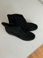 Lage suede dameslaarsjes. Maat 40, Ophalen of Verzenden, Zo goed als nieuw, Zwart