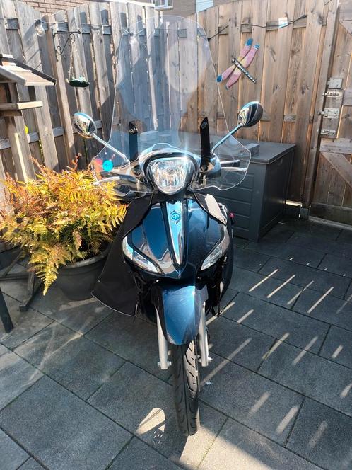Piaggio liberty scooter met beenkleed en windscherm, Fietsen en Brommers, Scooters | Piaggio, Zo goed als nieuw, Overige modellen