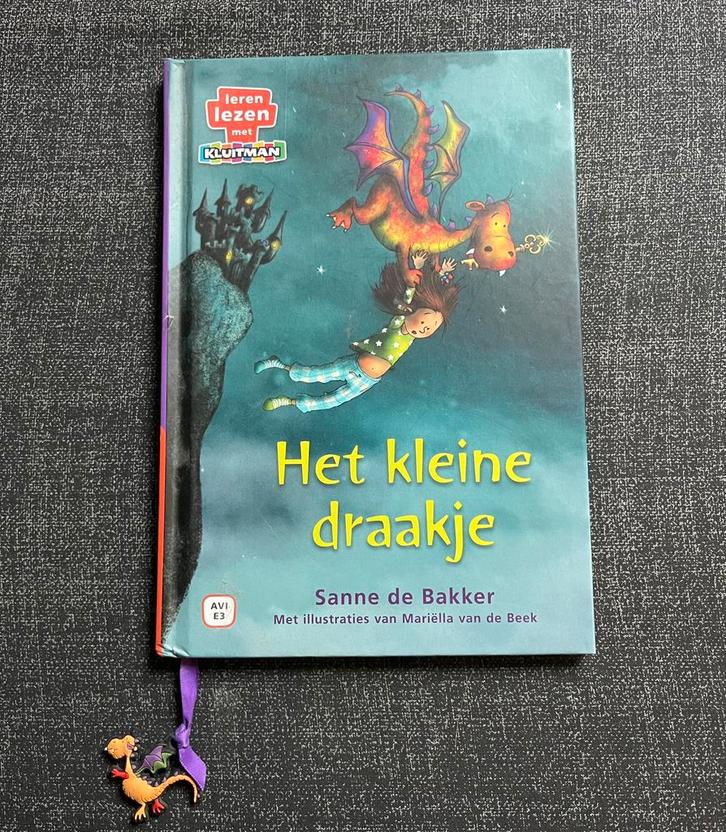 Sanne de Bakker - Het kleine draakje, Boeken, Kinderboeken | Jeugd | onder 10 jaar, Zo goed als nieuw, Fictie algemeen, Ophalen of Verzenden