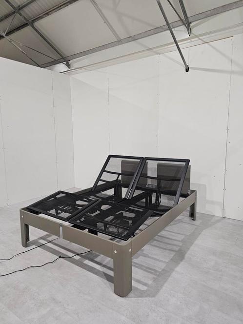 Showroom Auping Auronde Deelbare 160x210 Elictrisch M2, Huis en Inrichting, Slaapkamer | Bedden, Zo goed als nieuw, Tweepersoons