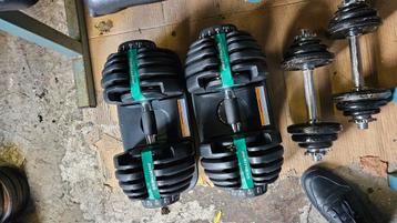 Verstelbare dumbells van 4 tot 24kg met fitnessbank. beschikbaar voor biedingen