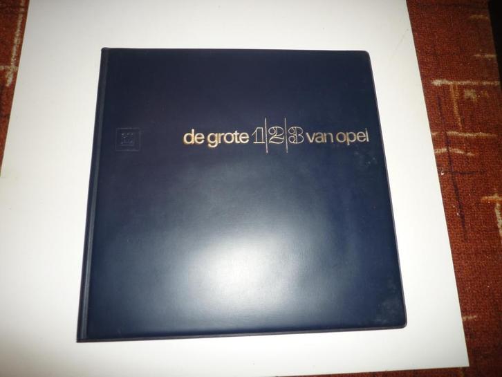 Opel Kapitan Admiral Diplomat-B Kleuren boek/Folder NL, Boeken, Auto's | Folders en Tijdschriften, Zo goed als nieuw, Opel, Ophalen of Verzenden