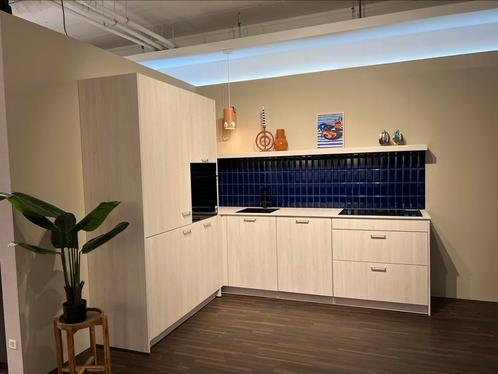 Eiken showroom keuken, Huis en Inrichting, Keuken | Keukenelementen, Nieuw, 200 cm of meer, 200 cm of meer, 50 tot 75 cm, Overige kleuren