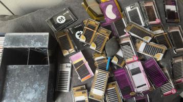 Heel veel wimpers beschikbaar voor biedingen