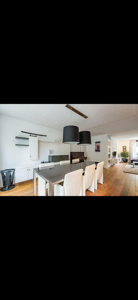 Zwarte dubbele hanglamp – modern en stijlvol, Huis en Inrichting, Lampen | Lampenkappen, Zo goed als nieuw, 50 cm of meer, Rond