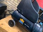 Compresor  zeer weinig gebruikt op220 vold, Doe-het-zelf en Verbouw, Compressors, 6 tot 10 bar, Ophalen of Verzenden, Zo goed als nieuw
