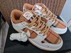 Supreme X Burberry Nike SB Dunk Low, Ophalen of Verzenden, Nieuw, Overige kleuren
