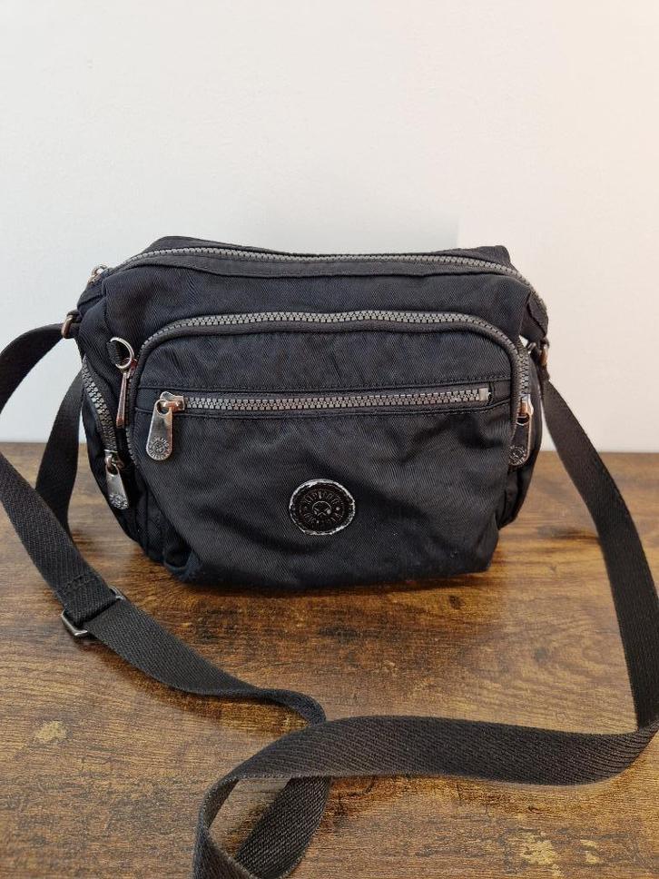 Kipling schoudertas zwart, Sieraden, Tassen en Uiterlijk, Tassen | Damestassen, Zo goed als nieuw, Schoudertasje, Zwart, Ophalen of Verzenden