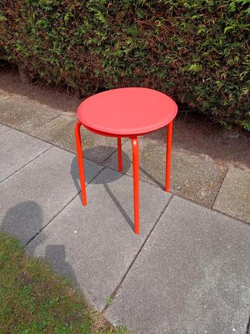 Oranje Krukje met kussentje beschikbaar voor biedingen