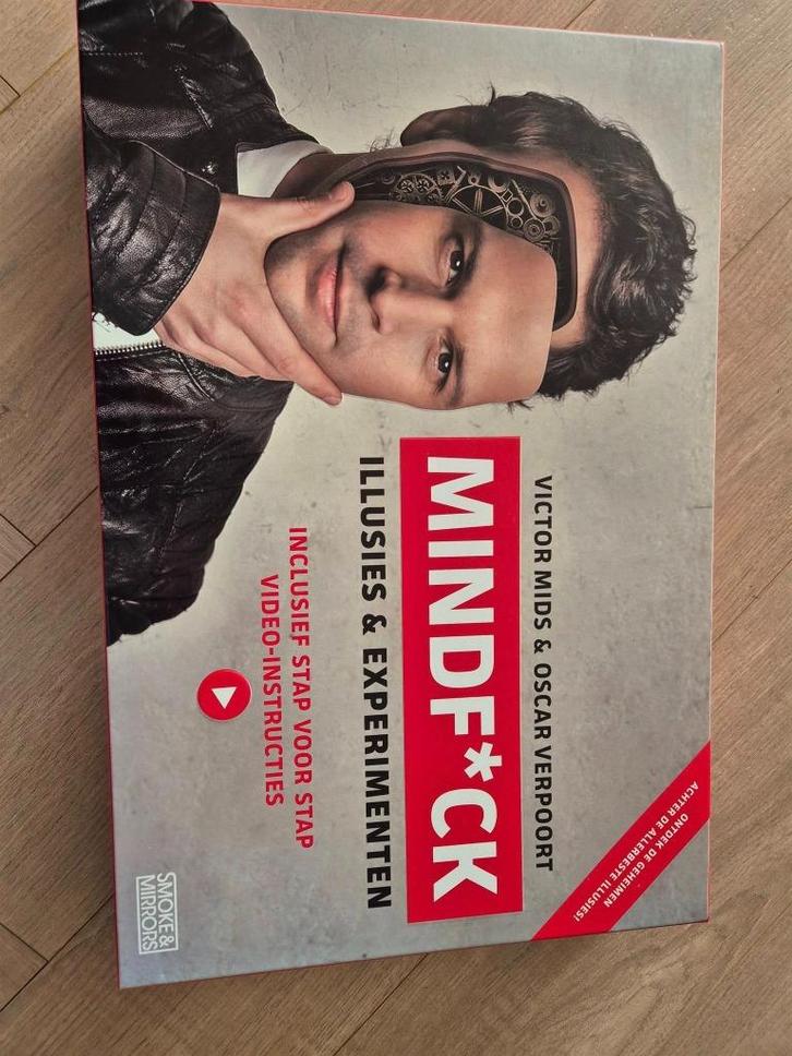 Mindf*ck Illusies en Experimenten, Hobby en Vrije tijd, Gezelschapsspellen | Bordspellen, Zo goed als nieuw, Ophalen of Verzenden