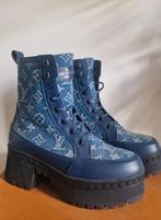 Louis Vuitton Desert boots (NIEUW) | Bleached Denim, Kleding | Dames, Schoenen, Blauw, Lage of Enkellaarzen, Nieuw, Ophalen of Verzenden