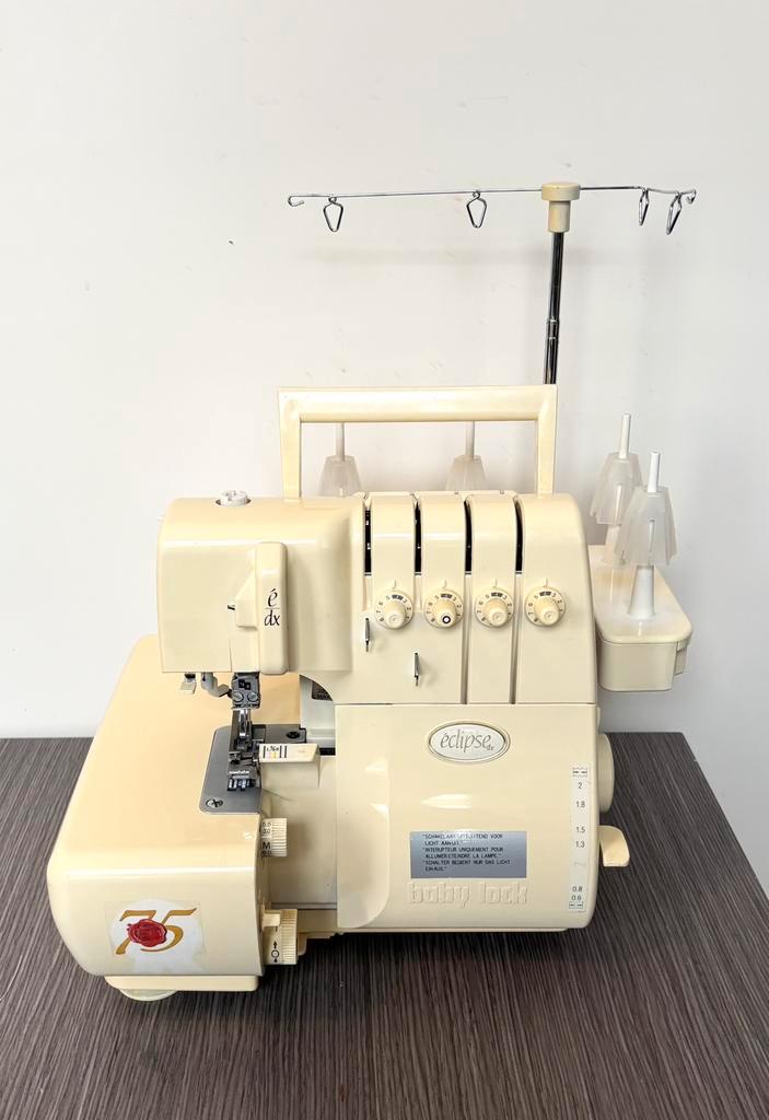 Baby lock eclipse inrijgen op lucht, Hobby en Vrije tijd, Naaimachines en Toebehoren, Zo goed als nieuw, Naaimachine, Overige merken