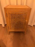 Twee nachtkastjes hout met rotan webbing frontjes, Ophalen, Zo goed als nieuw, Hout, 45 tot 65 cm