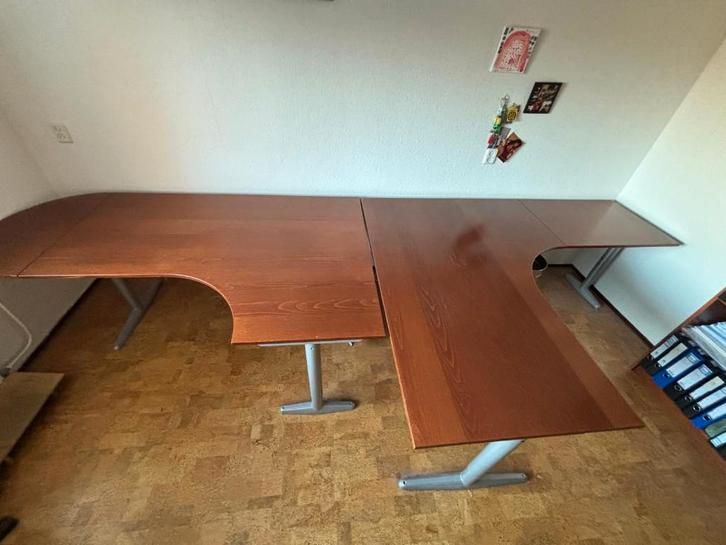 **Te koop: 2 IKEA Effektiv T-bureaus in goede staat!**, Huis en Inrichting, Bureaus, Gebruikt, Bureau, Ophalen