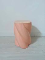 &Klevering Pillow Marshmallow Pink bijzettafel, Huis en Inrichting, Minder dan 55 cm, Rond, Zo goed als nieuw, Hout