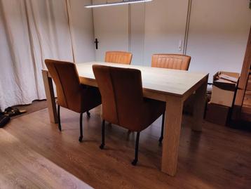 Henders en Hazel eettafel Ashley, excl stoelen! Zsm ophalen