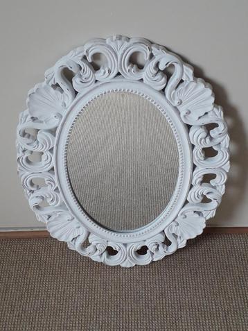 Brocante spiegel wit beschikbaar voor biedingen
