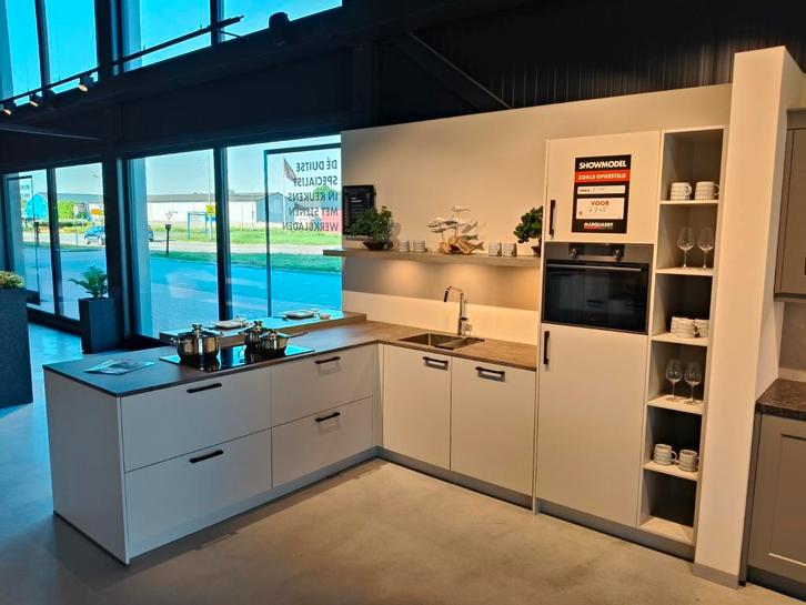 ACTIE prachtige marquardt hoek opstelling met bar gedeelte!, Huis en Inrichting, Keuken | Complete keukens, Zo goed als nieuw