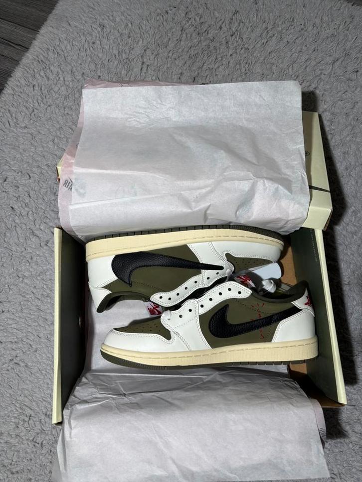 Nike Air Jordan 1 Low Travis Scott Medium Olive, Kleding | Heren, Schoenen, Nieuw, Sneakers of Gympen, Overige kleuren, Ophalen of Verzenden