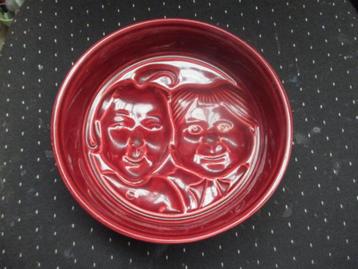 Max und Moritz, puddingvorm bordeaukleur beschikbaar voor biedingen