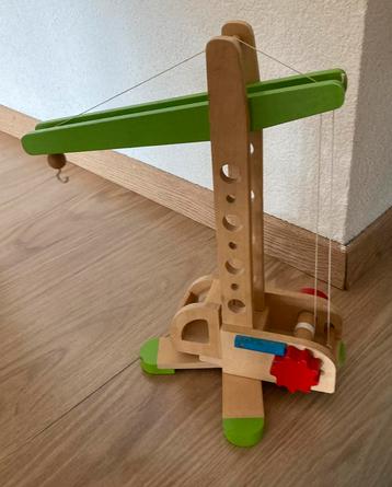 Houten hijskraan beschikbaar voor biedingen