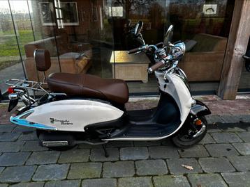 Grande Retro scooter beschikbaar voor biedingen