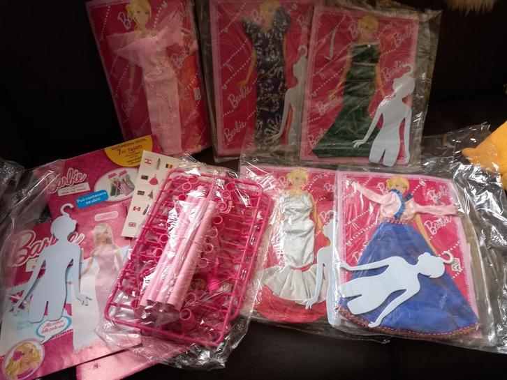 Barbie Collezione Moda Nel Mondo Barbie kleding NRFB, Kinderen en Baby's, Speelgoed | Poppen, Nieuw, Barbie, Ophalen of Verzenden