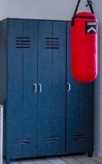 Stoere jongens kledingkast - locker style beschikbaar voor biedingen