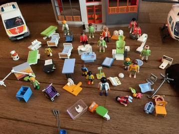 Kinderziekenhuis playmobil beschikbaar voor biedingen