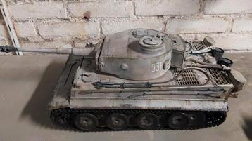 Lot 1/16 scale panzer voertuigen, figuren etc beschikbaar voor biedingen