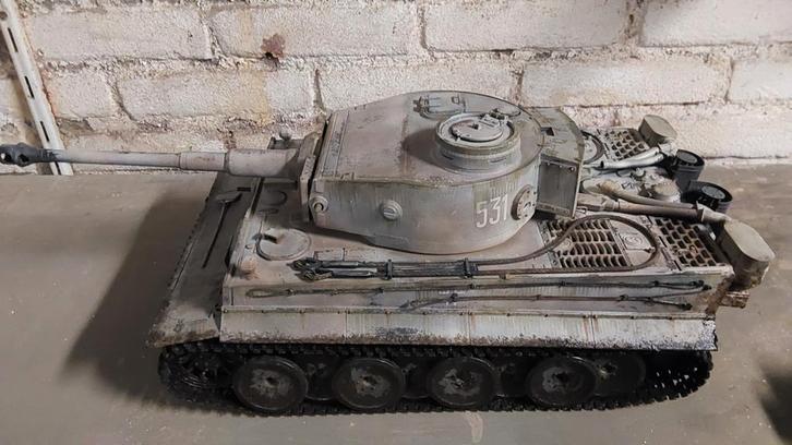 Lot 1/16 scale panzer voertuigen, figuren etc, Hobby en Vrije tijd, Modelbouw | Auto's en Voertuigen, Zo goed als nieuw, Groter dan 1:32