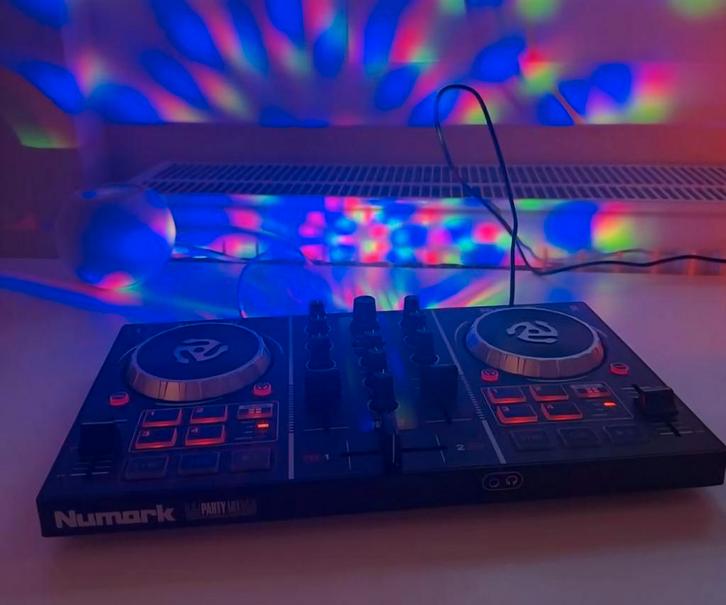 Numark Party Mix DJ Controller - Zo goed als nieuw!, Muziek en Instrumenten, Dj-sets en Draaitafels, Zo goed als nieuw, Numark