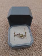 Zilveren ring met groene steen en diamantjes, Sieraden, Tassen en Uiterlijk, Ringen, Met edelsteen, Ophalen of Verzenden, Zo goed als nieuw