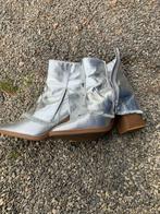 Zilveren laarsjes, Kleding | Dames, Schoenen, Ophalen of Verzenden, Zo goed als nieuw, Overige kleuren